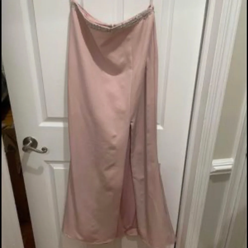 Two-Piece Light Pink formal dress. Worn once - Picture 3 of 6